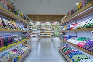 進口日用品與韓國化妝品超市的經(jīng)營策略